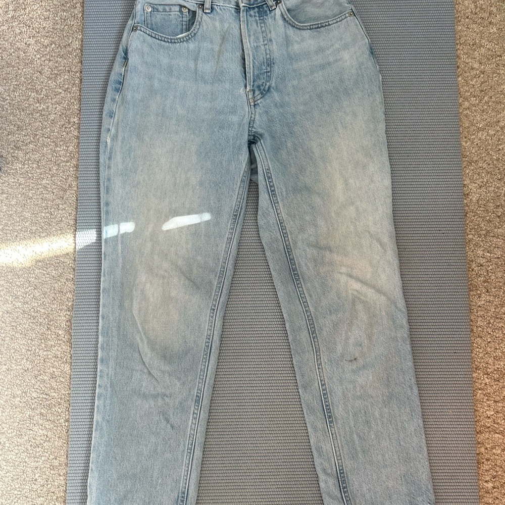 Everlane Curvy 90s Cheeky Straight Jean,
Size 25 Crop, light wash